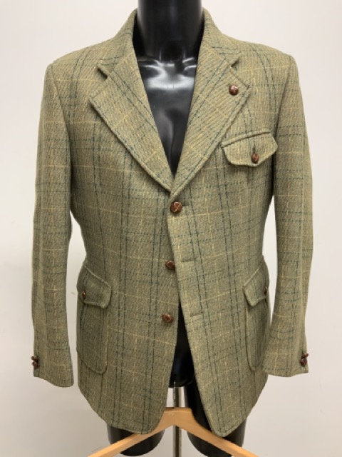 A vintage pure wool tweed shooting jacket size. 40 with a pair of plus 4s 36 waist. - Image 2 of 3