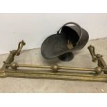 A Victorian brass fire fender with a copper coal scuttle W:126cm x D:40cm x H:25cm