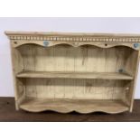 A painted pine set of wall hanging shelves. W:90cm x D:17cm x H:66cm