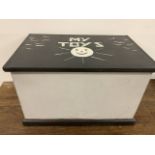 A painted pine toy box W:68cm x D:44cm x H:42cm