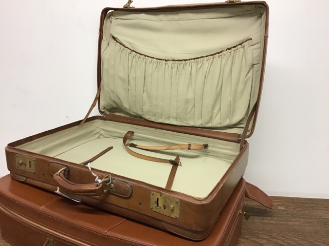 A vintage leather suitcase and another - Bild 2 aus 2