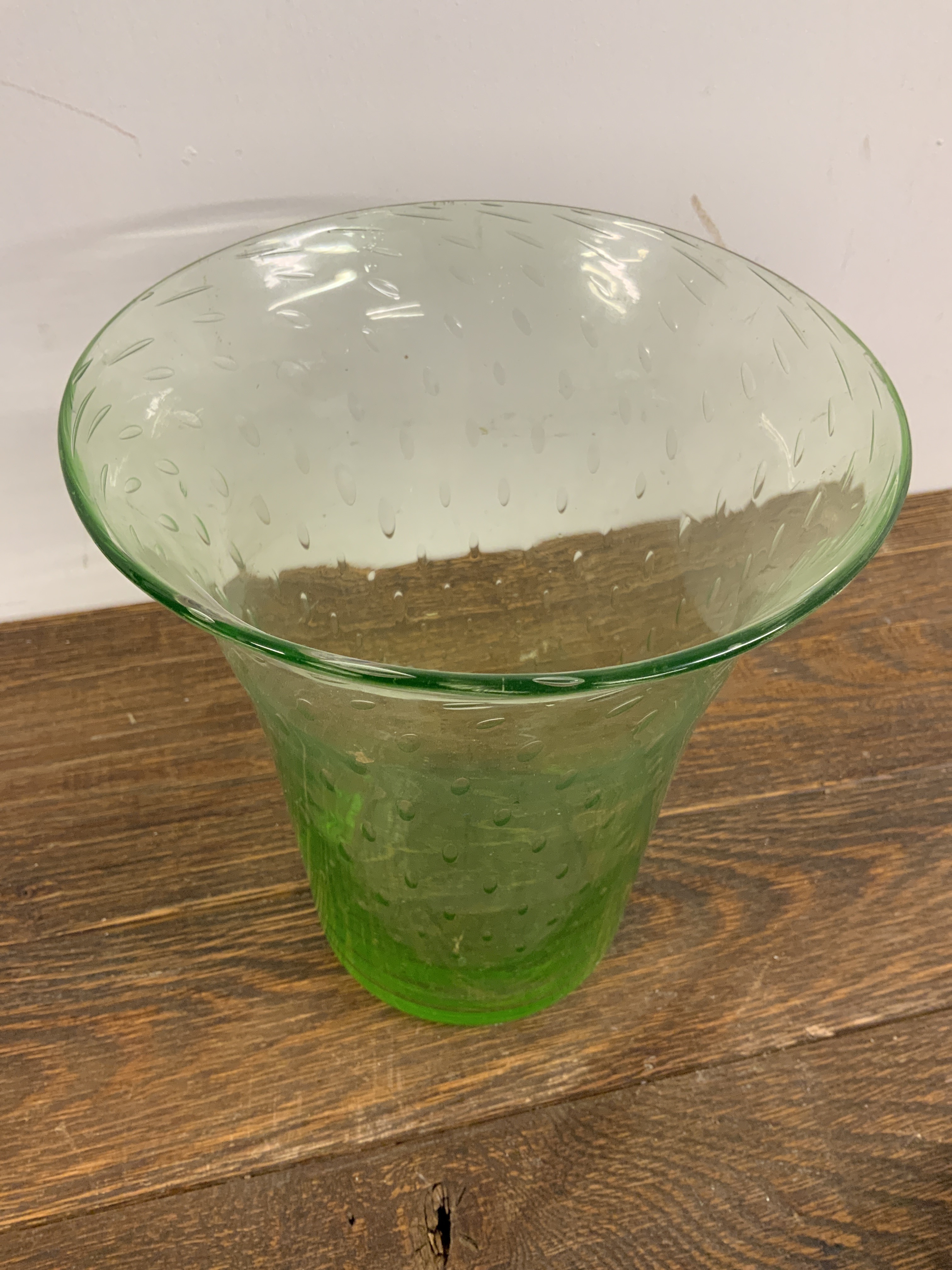 Whitefriars style green bubble vase W:20cm x D:20cm x H:23cm