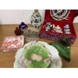 Ceramics, scent bottles, leaf dishes etc