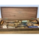 Vintage rug and sewing tools in wooden box. W:58cm x D:19cm x H:7cm