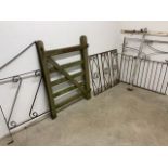 A wooden single gate also with three metal gates etc. Wooden measures: W:92cm x D:cm x H:123cm