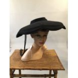 Rare 1930s wool felt picture hat with scalloped edge and lace tie