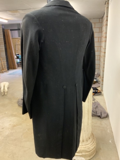 An Edwardian wool morning coat size 40 - Image 2 of 3