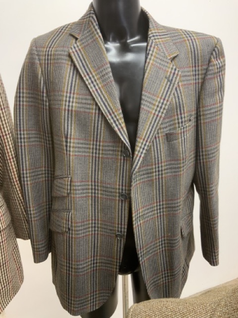 A collection of vintage tweed jackets.42-44L - Image 6 of 8