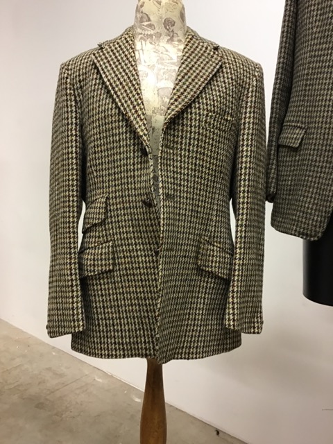 Three vintage gentlemens tweed jackets. Sizes 40L. - Image 4 of 4