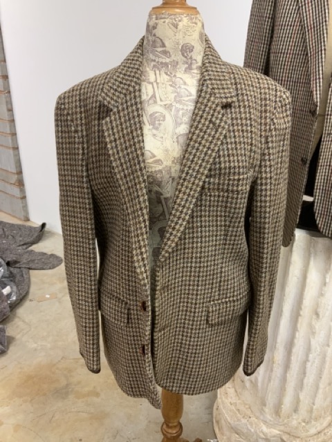 A collection of vintage tweed jackets.42-44L - Image 2 of 8