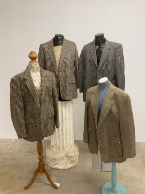 A collection of vintage tweed jackets.42-44L