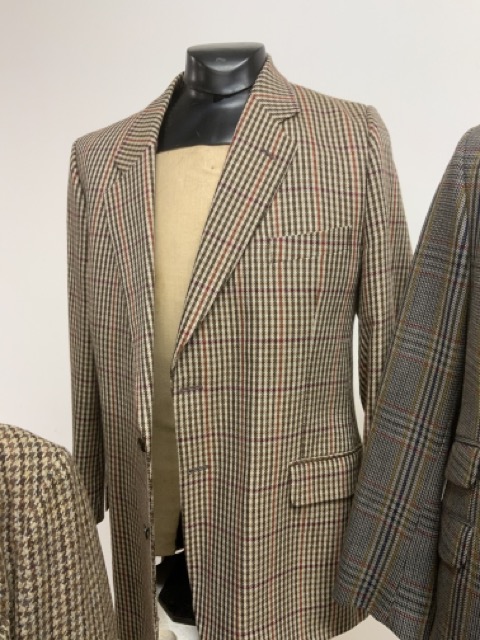 A collection of vintage tweed jackets.42-44L - Image 8 of 8