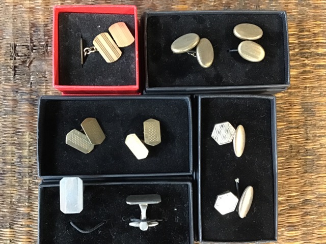 5 sets of boxed vintage cufflinks