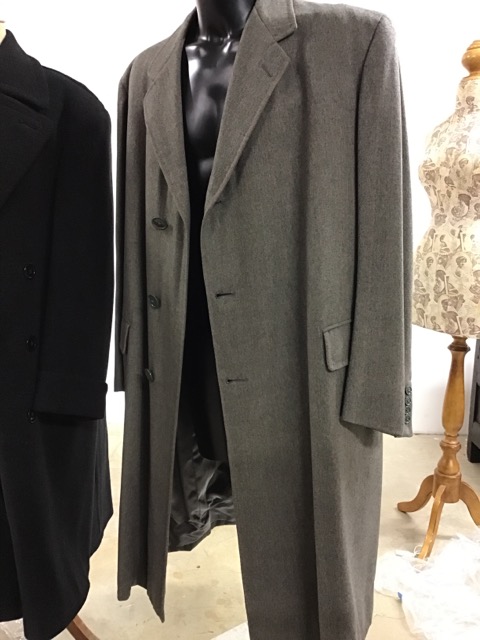 Heavy weight crombie cloth overcoat 46 together with a bespoke overcoat 50 - Image 2 of 3