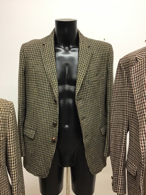 Three vintage gentlemens tweed jackets. Sizes 40L. - Image 3 of 4