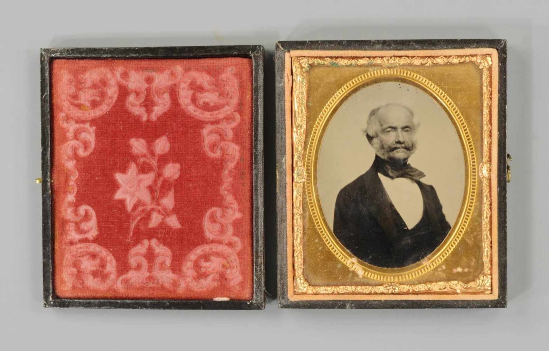 TWO AMBROTYPES AND A DAGUERROTYPE - Bild 7 aus 7