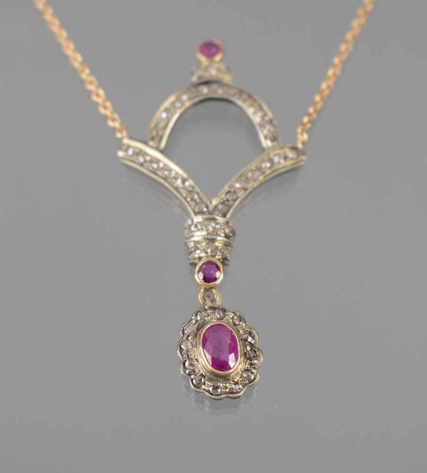 GOLD COLLIER WITH DIAMONDS AND RUBIES