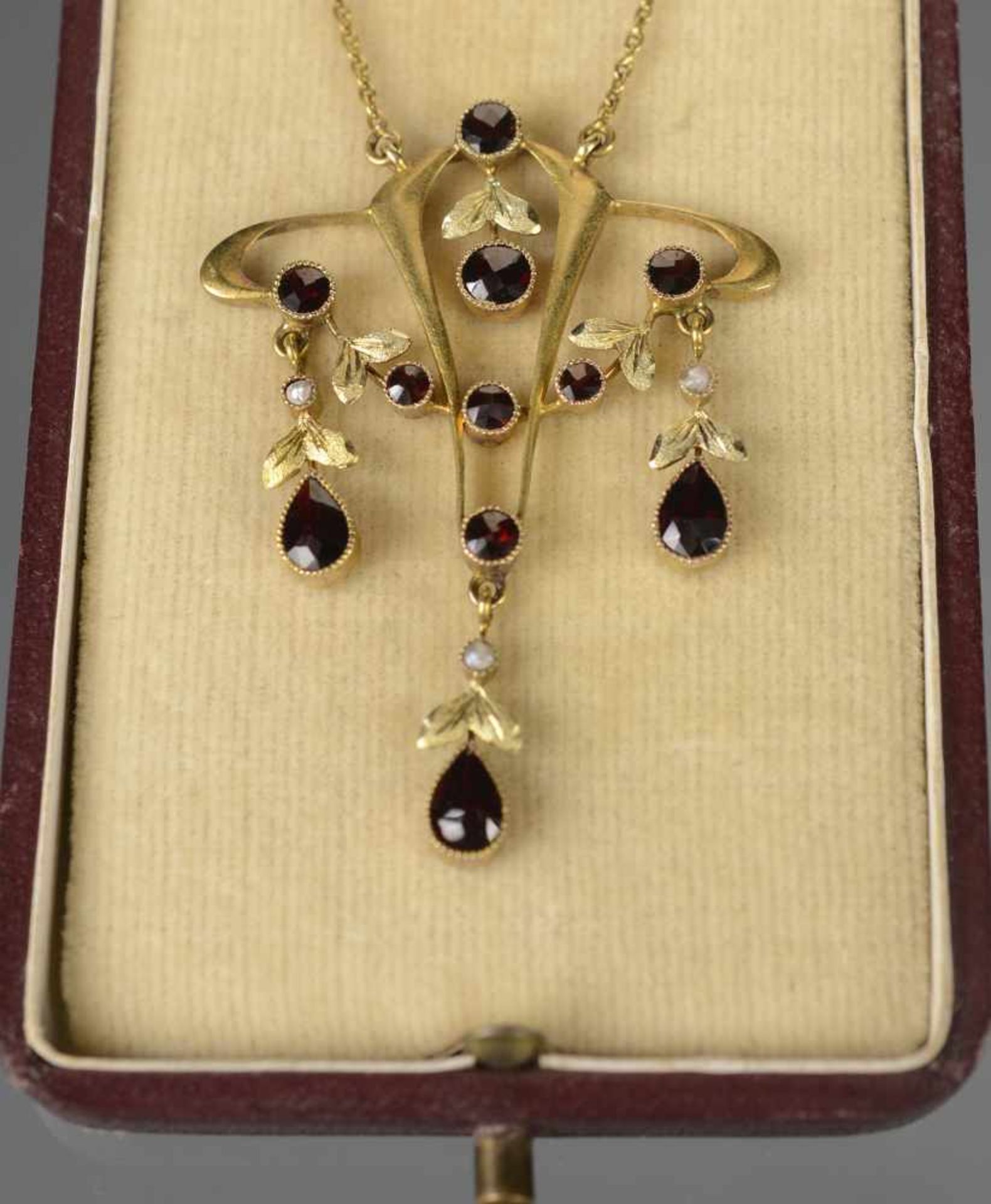 GOLD COLLIER WITH BOHEMIAN GARNETS