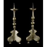 A PAIR OF CANDLESTICKS