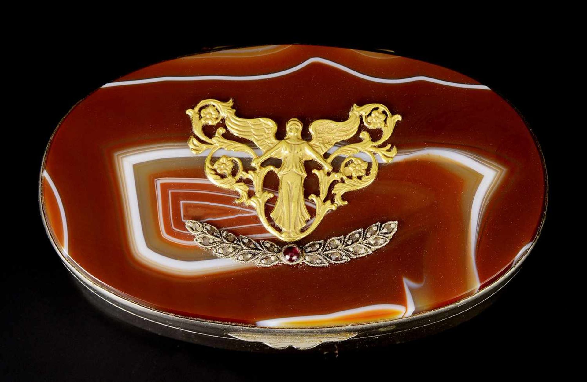 BOX WITH AGATE AND DIAMONDS