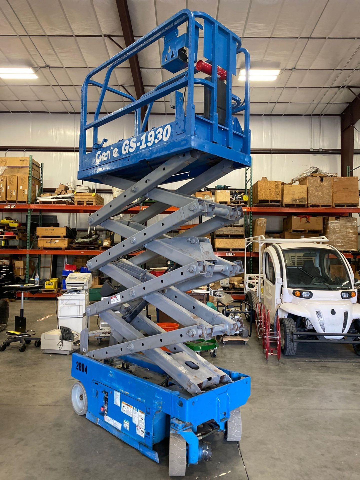 GENIE GS-1930 SCISSOR LIFT, BUILT IN CHARGER, RUNS AND OPERATES - Image 6 of 8