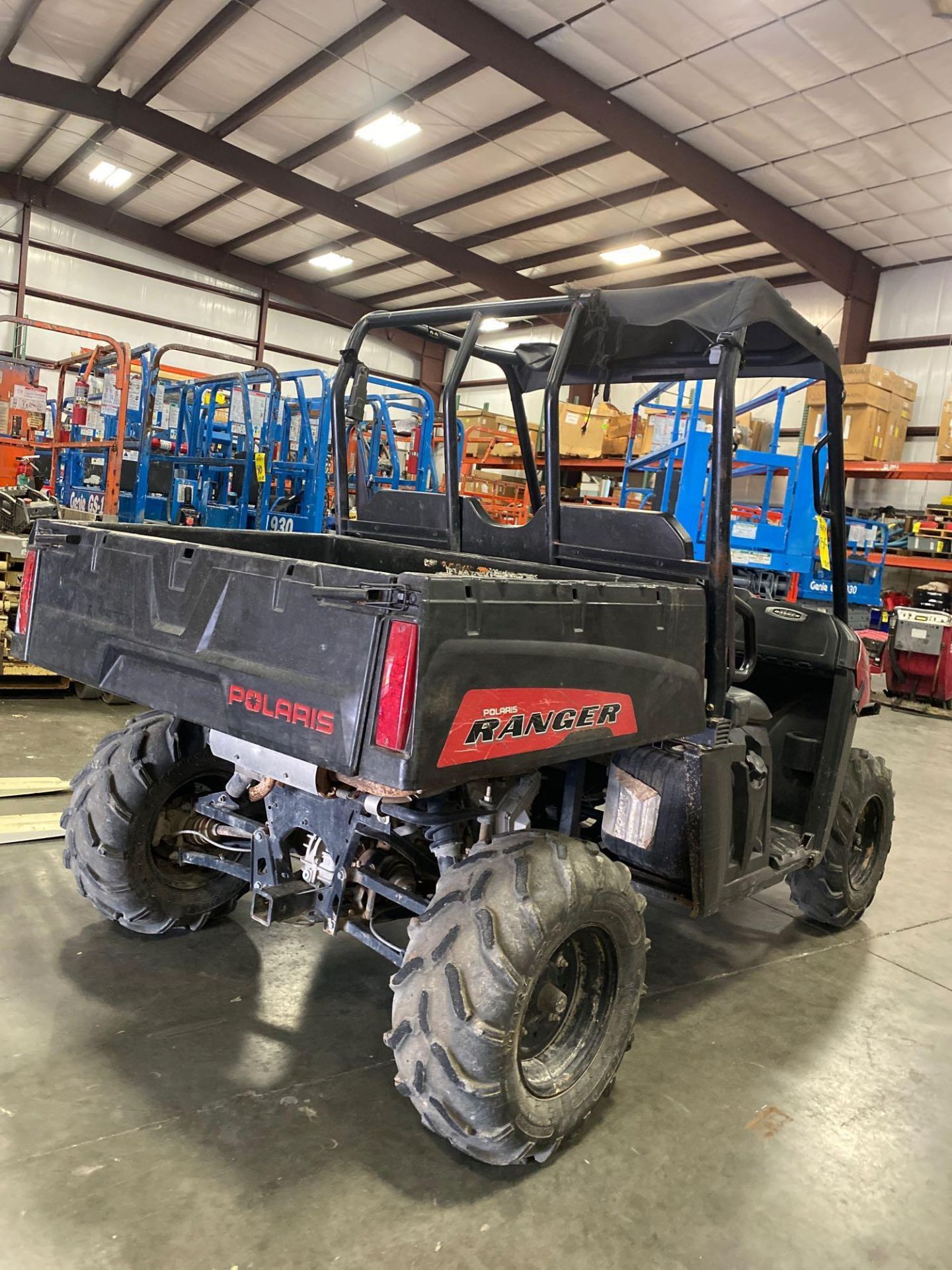 POLARIS RANGER 570, 4X4, DUMP BED, GAS POWERED, RUNS AND OPERATES - Image 3 of 7