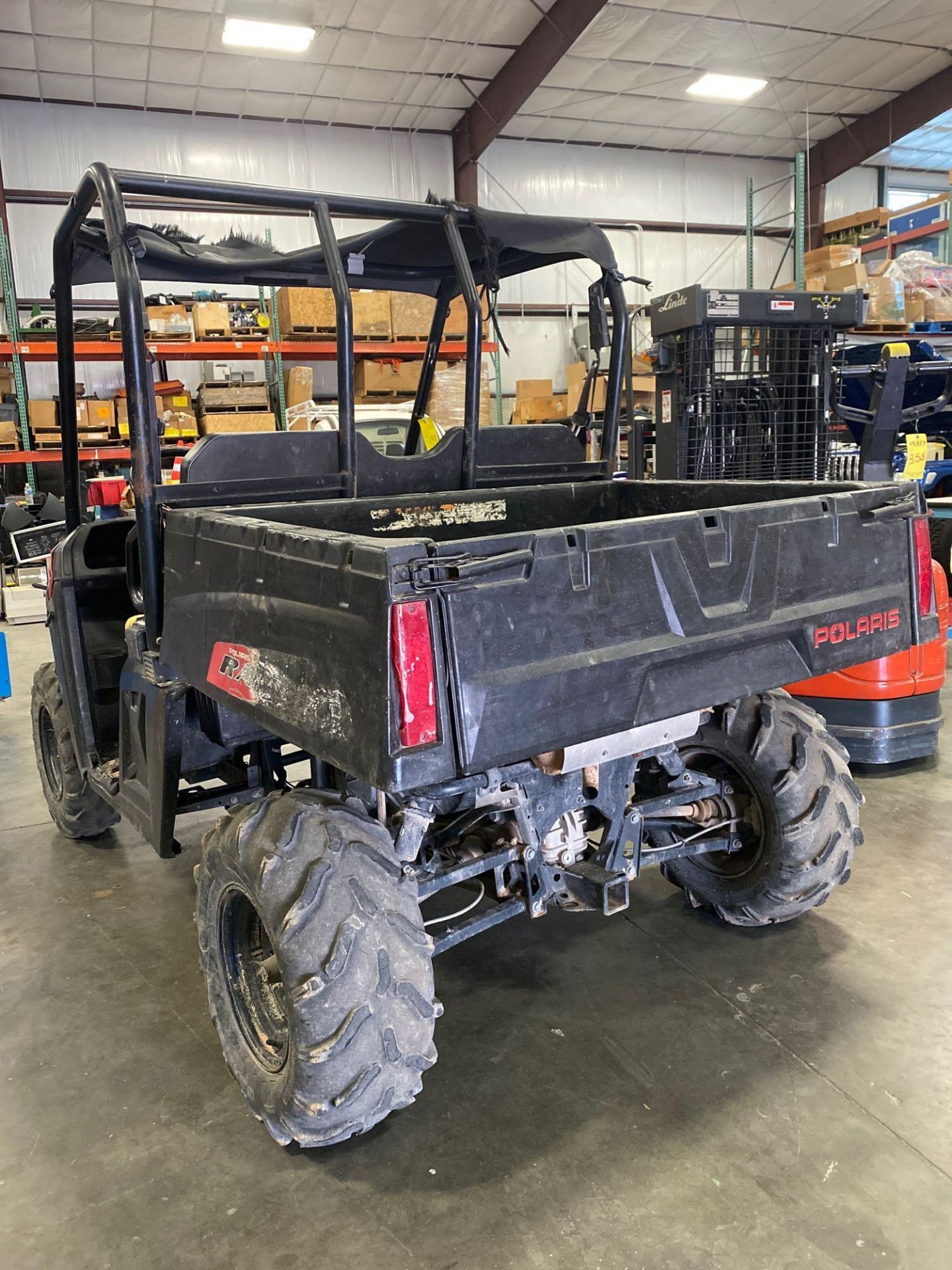 POLARIS RANGER 570, 4X4, DUMP BED, GAS POWERED, RUNS AND OPERATES - Image 4 of 7