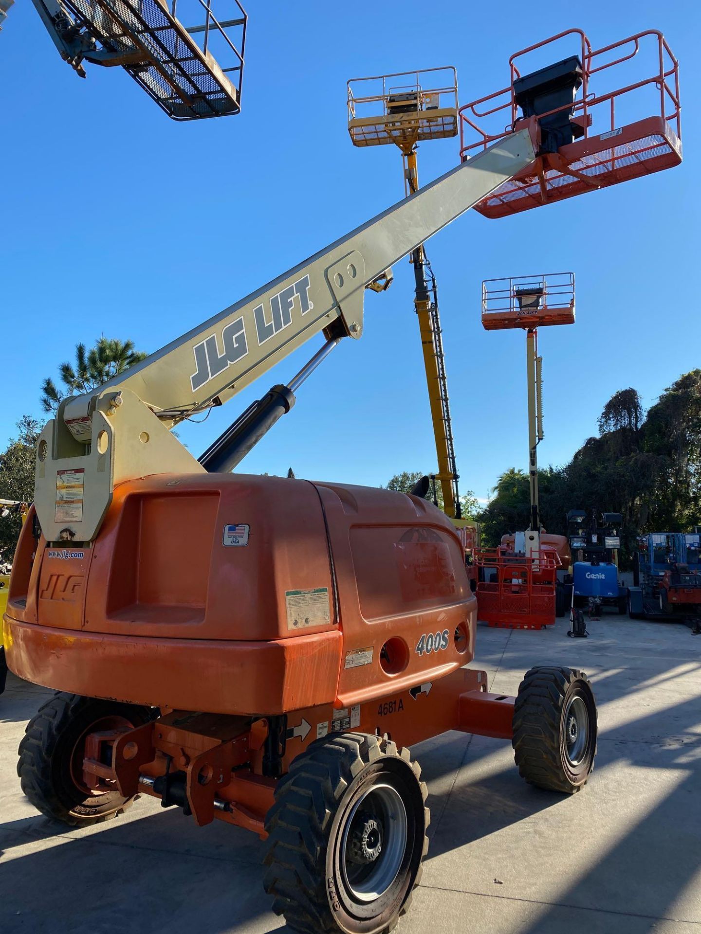 JLG 400S DIESEL MAN LIFT, 40’ REACH, FOAM FILLED TIRES, RUNS AND OPERATES - Image 10 of 10