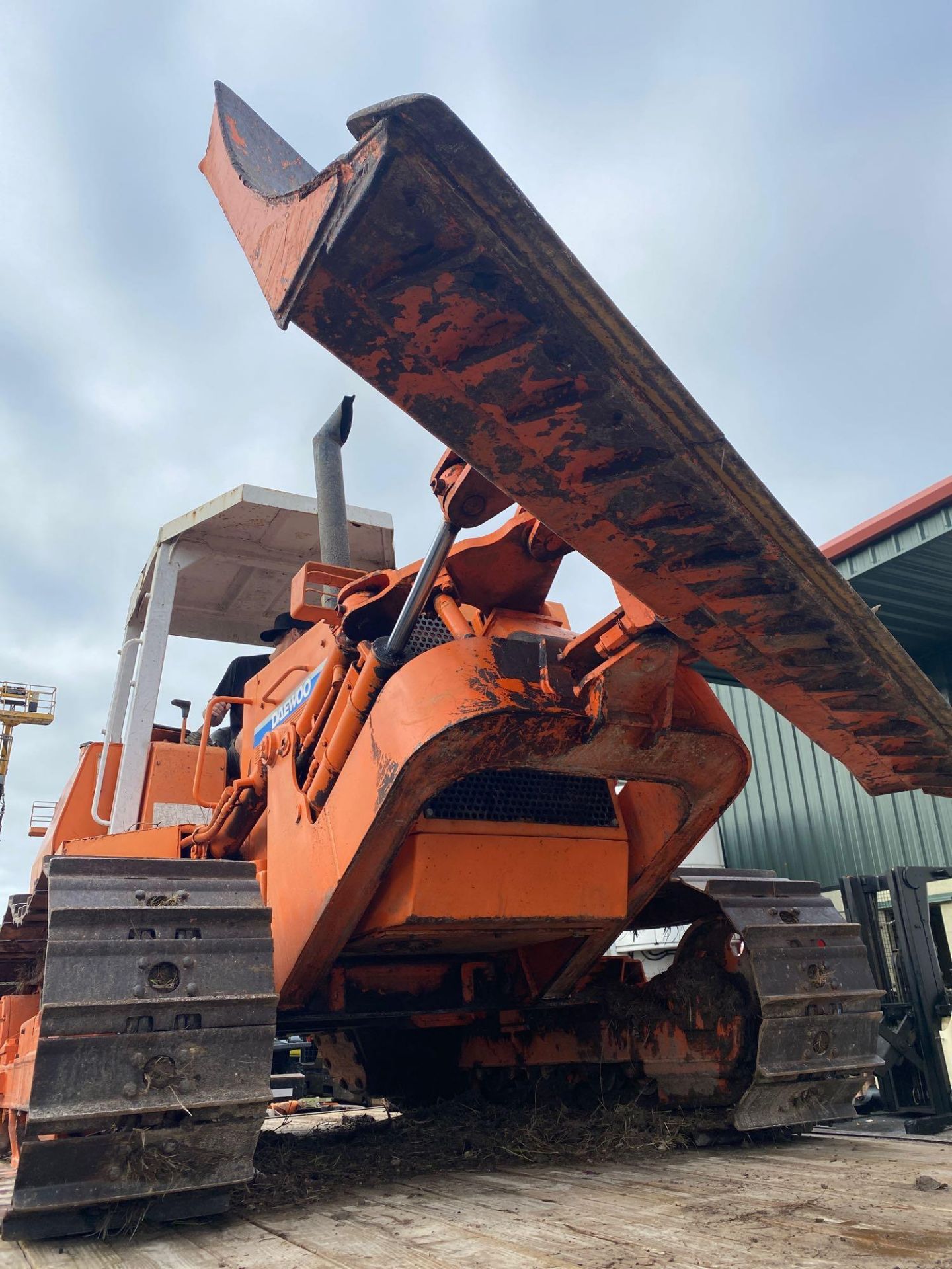 DD80L BULLDOZER, DIESEL, 19,000LB OPERATING WEIGHT, 6-WAY BLADES - Image 12 of 12