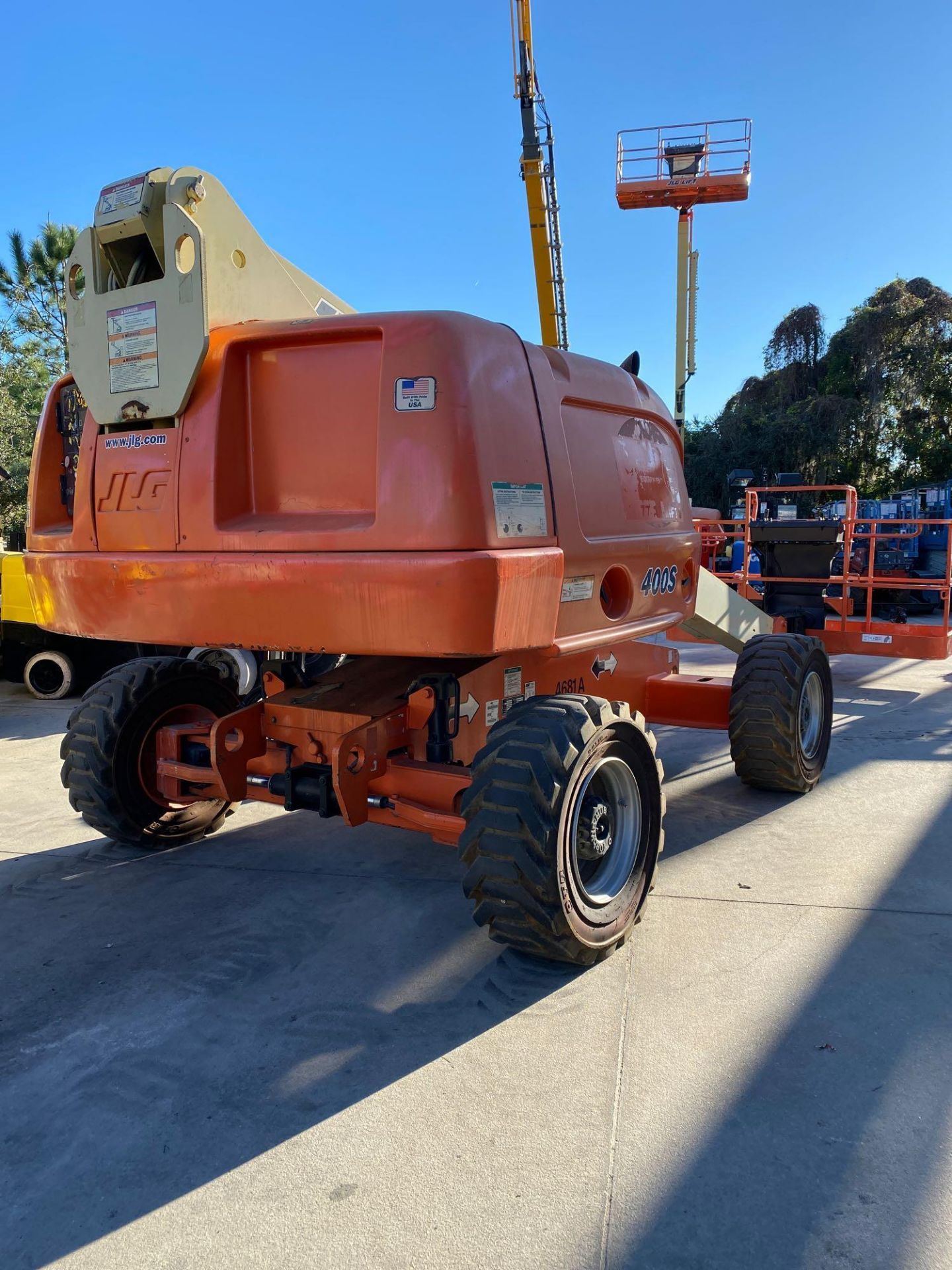 JLG 400S DIESEL MAN LIFT, 40’ REACH, FOAM FILLED TIRES, RUNS AND OPERATES - Image 5 of 10