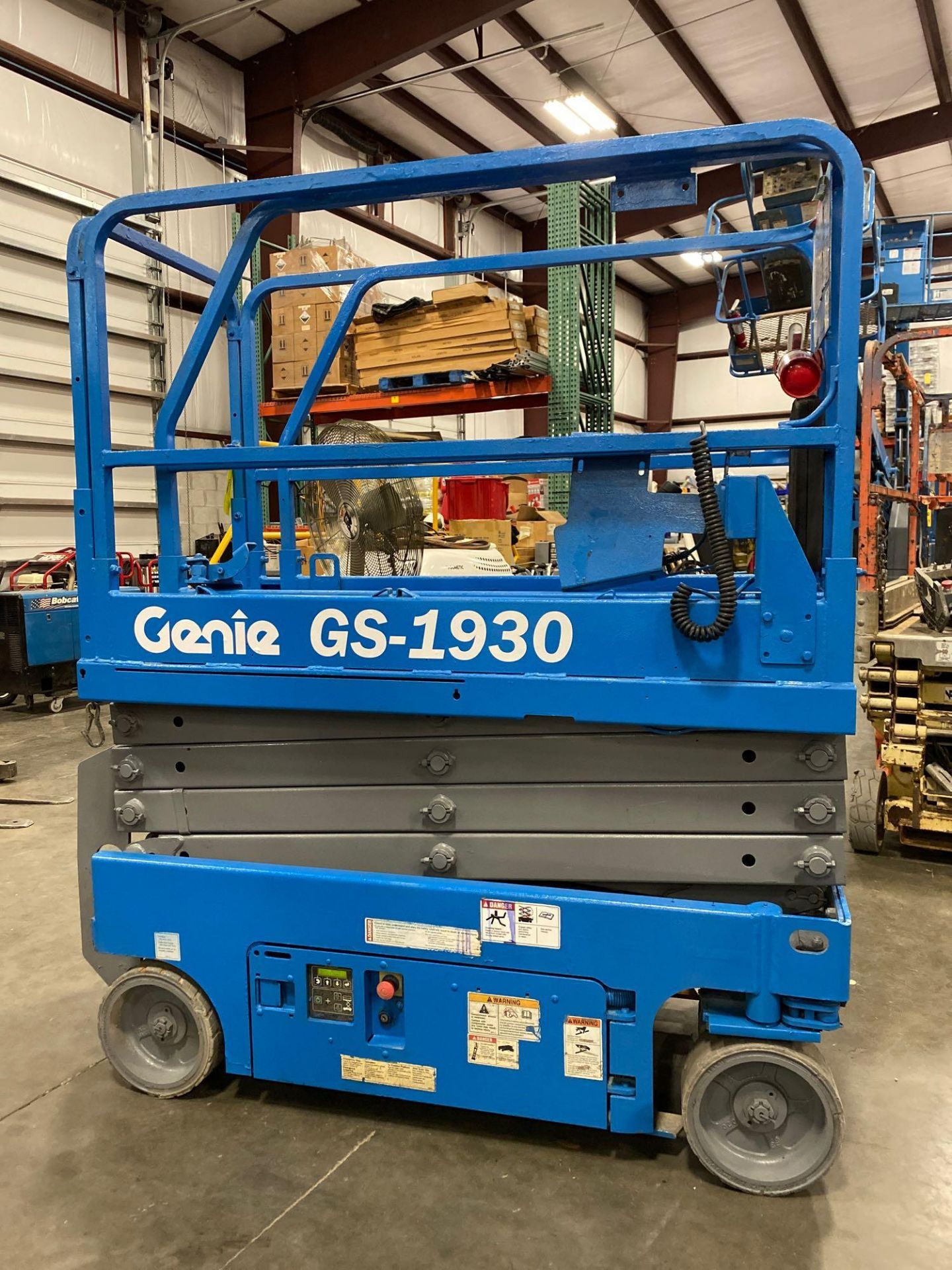 2013 GENIE GS-1930 ELECTRIC SCISSOR LIFT, 19' PLATFORM HEIGHT, SELF PROPELLED, BUILT IN BATTERY CHAR