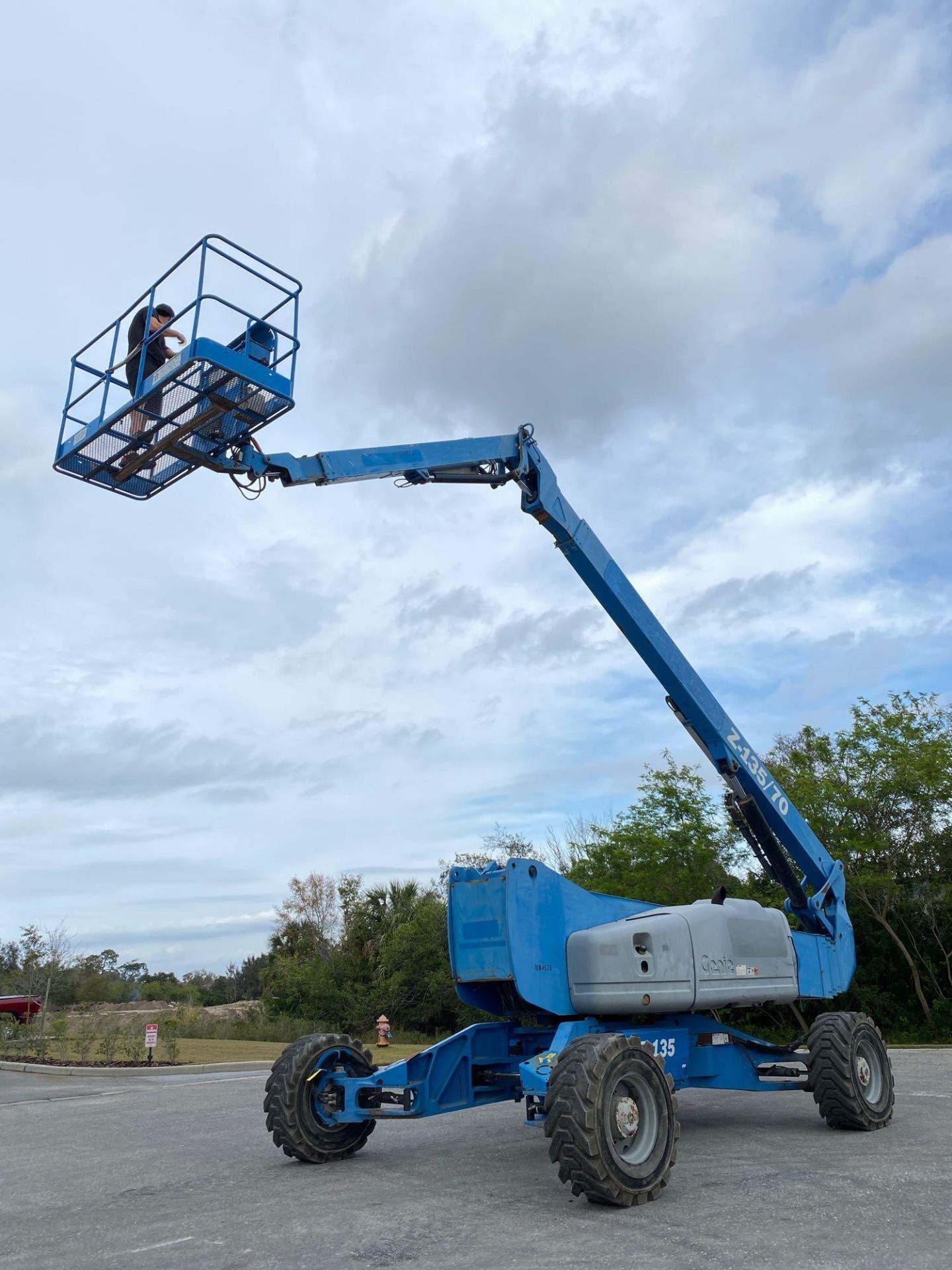 2011 GENIE Z135/70 BOOM LIFT 4x4, CRAB STEERING, POWERED BY DEUTZ