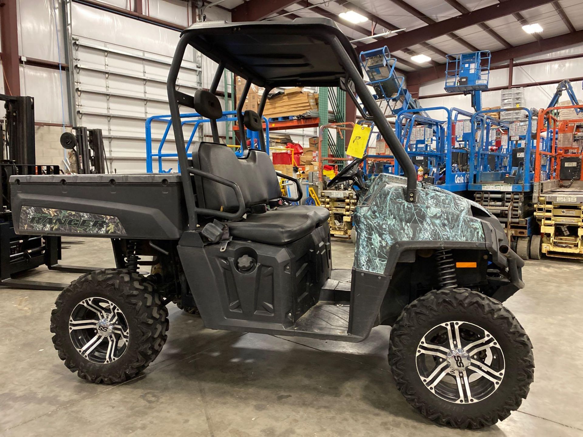 POLARIS RANGER 700 EFI UTV, DUMP BED, 1,075 HOURS SHOWING, MOSSY OAK CAMO, GAS POWERED, RUNS AND DRI - Image 3 of 6