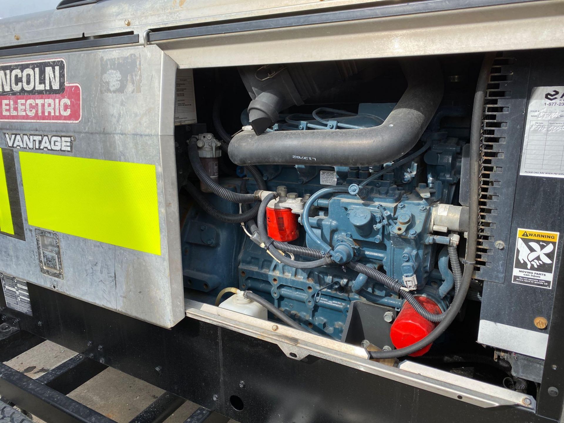 2013 LINCOLN ELECTRIC VANTAGE 4000 TRAILER MOUNTED DIESEL WELDER, RUNS AND OPERATES - Image 2 of 5