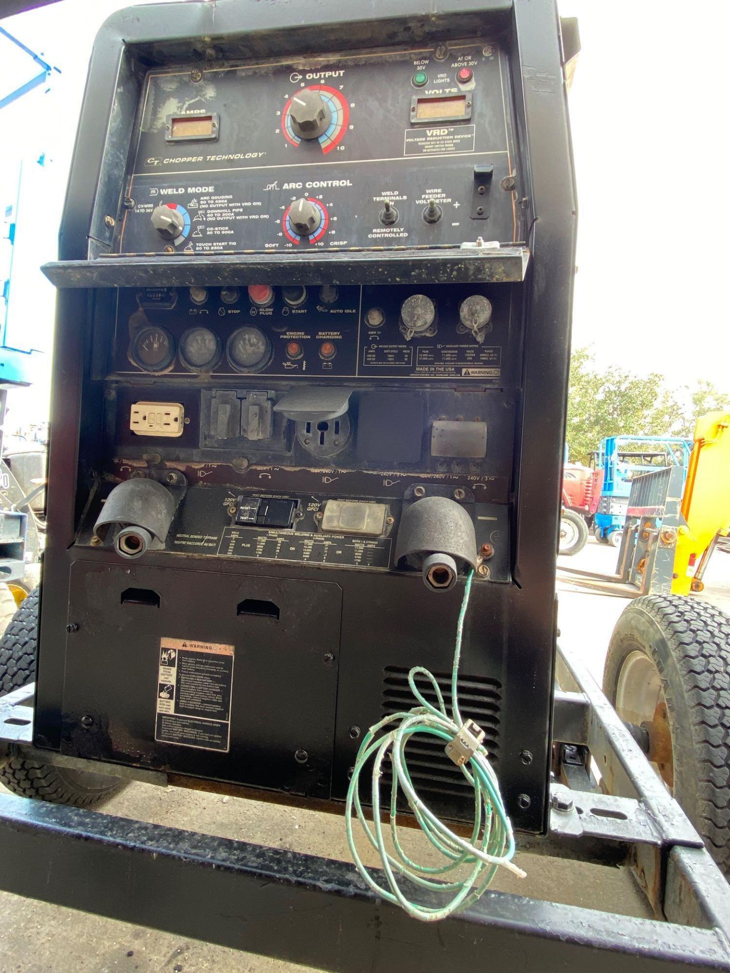 2013 LINCOLN ELECTRIC VANTAGE 4000 TRAILER MOUNTED DIESEL WELDER, RUNS AND OPERATES - Image 5 of 5