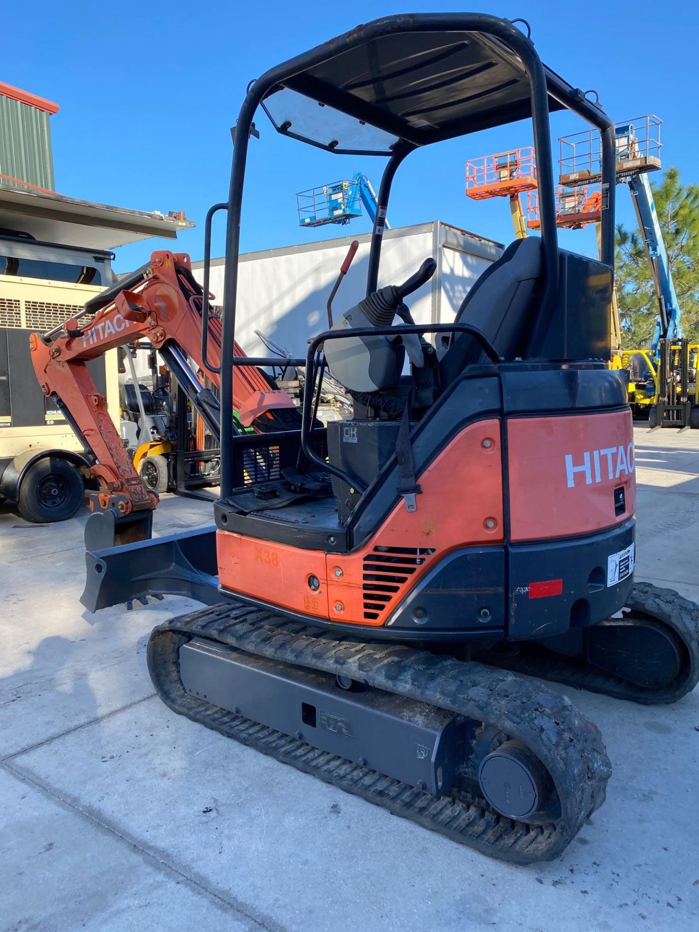 HITACHI ZX27U-3 EXCAVATOR, DIESEL, PUSH BLADE, AUXILIARY HYDRAULICS,RUNS AND OPERATES - Image 3 of 6