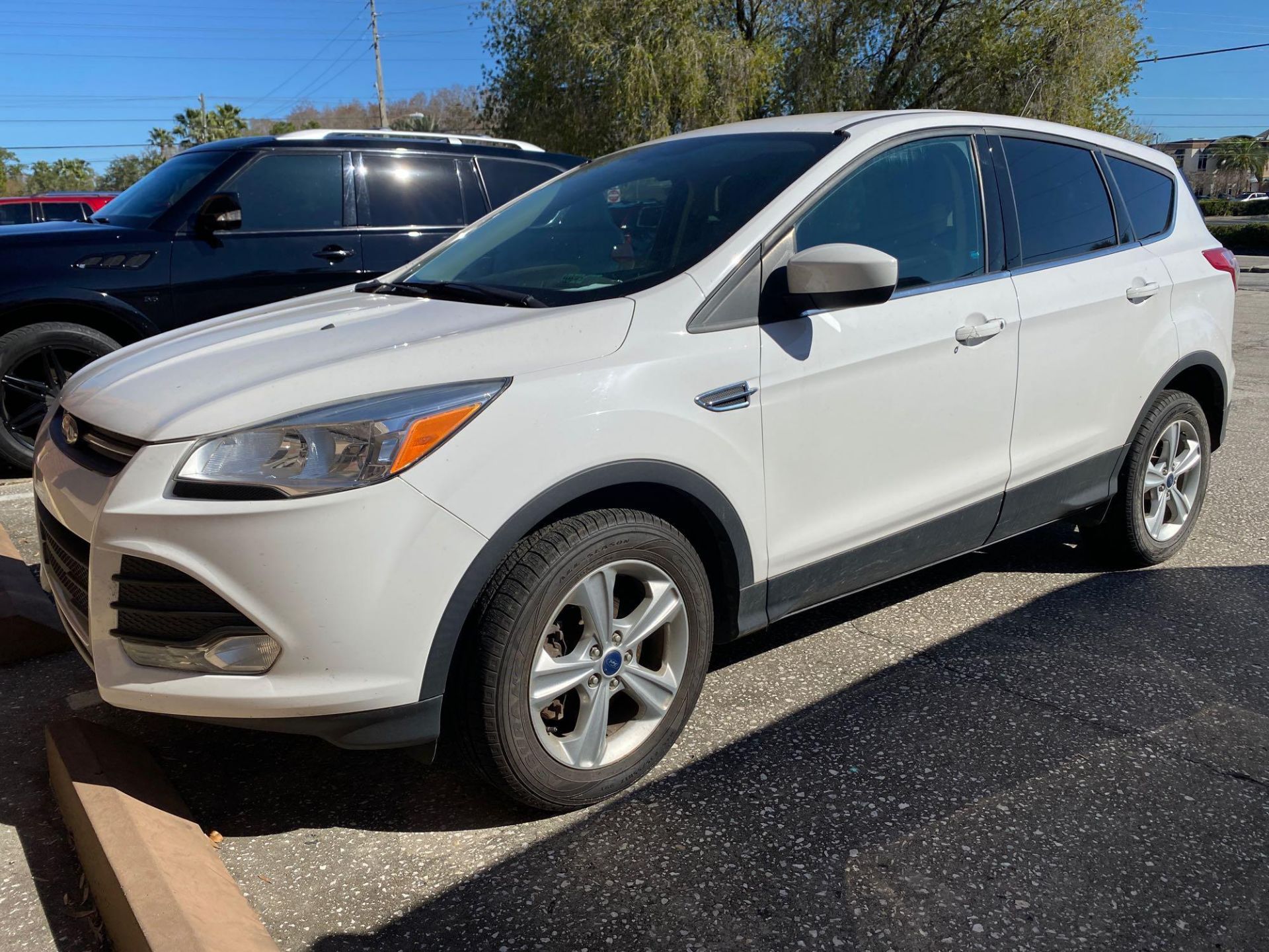 2015 FORD ESCAPE SUV, 4X4, POWER WINDOWS & LOCKS