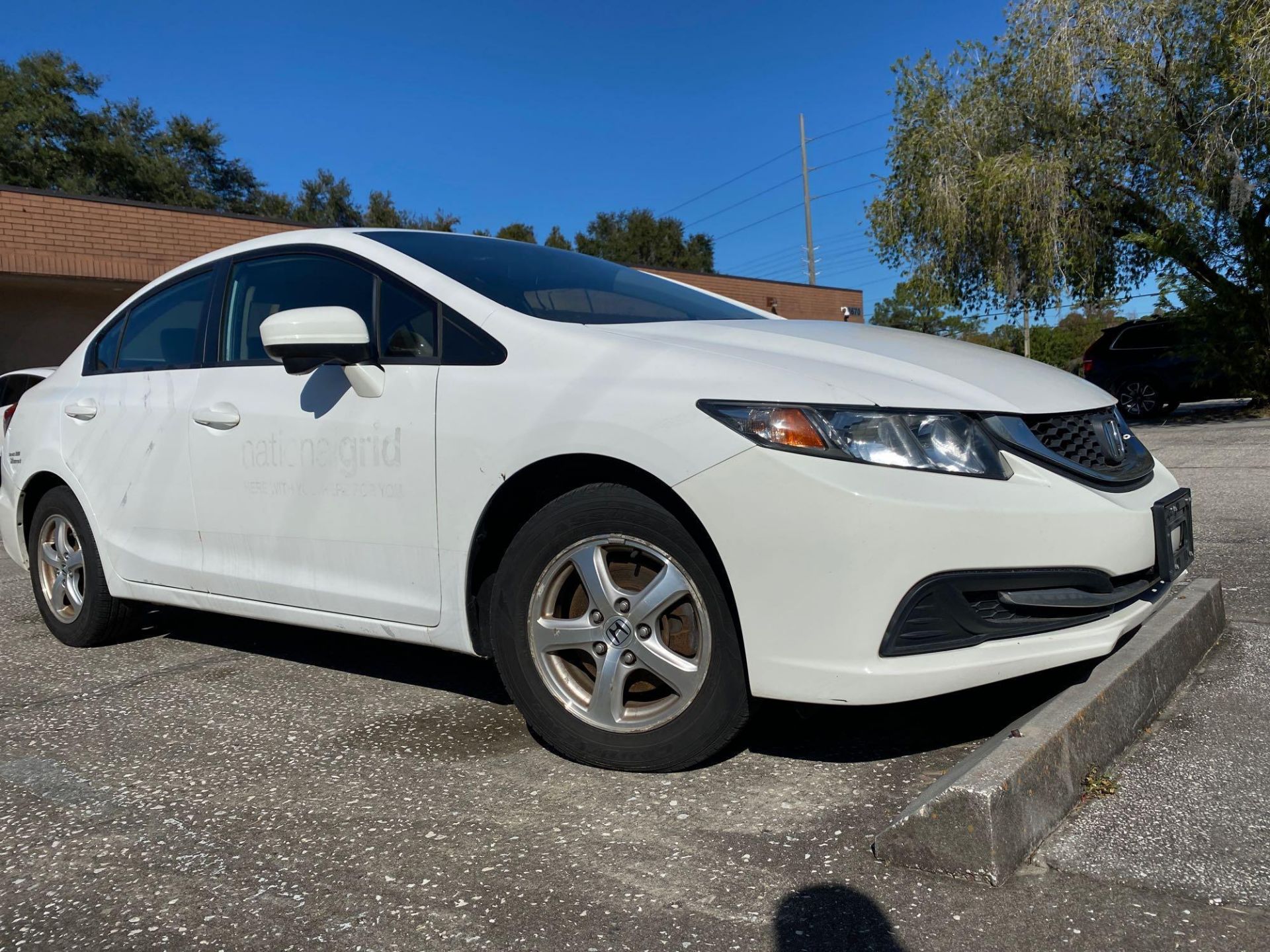 2014 HONDA CIVIC 4-DOOR SEDAN, NATURAL GAS, AUTOMATIC WINDOWS AND LOCKS, RUNS & DRIVES