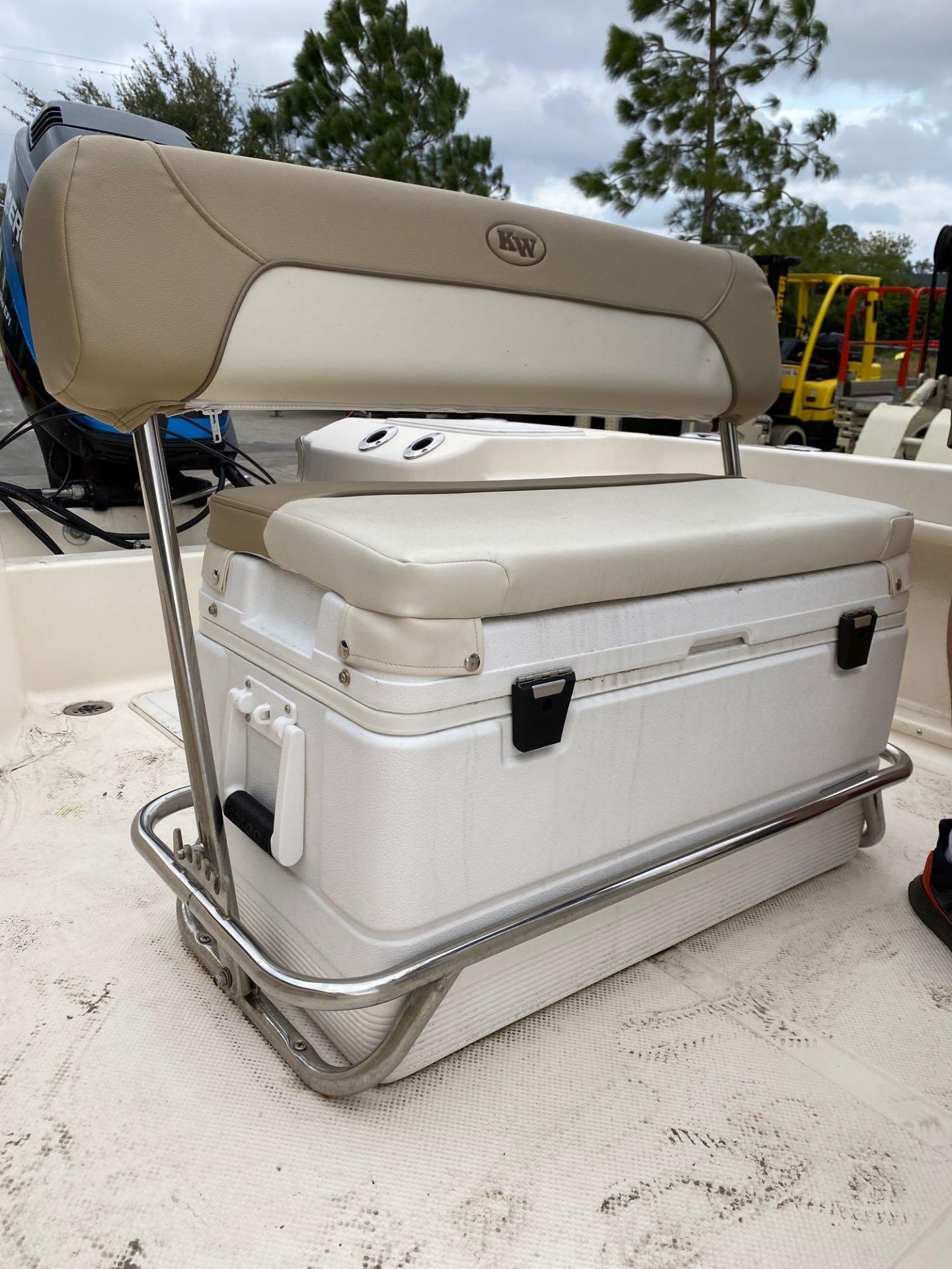 KEY WEST CENTER CONSOLE, TRAILER, RADIO, 4 STROKE 115HP, RUNS AND OPERATES - Image 14 of 21