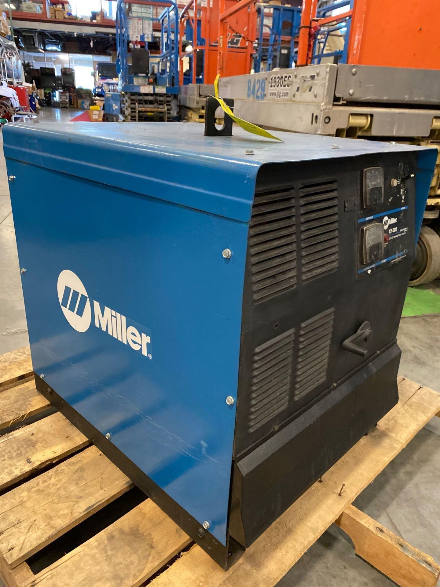 MILLER WELDER CP-302 ELECTRIC WELDER, RUNS AND OPERATES - Image 2 of 3