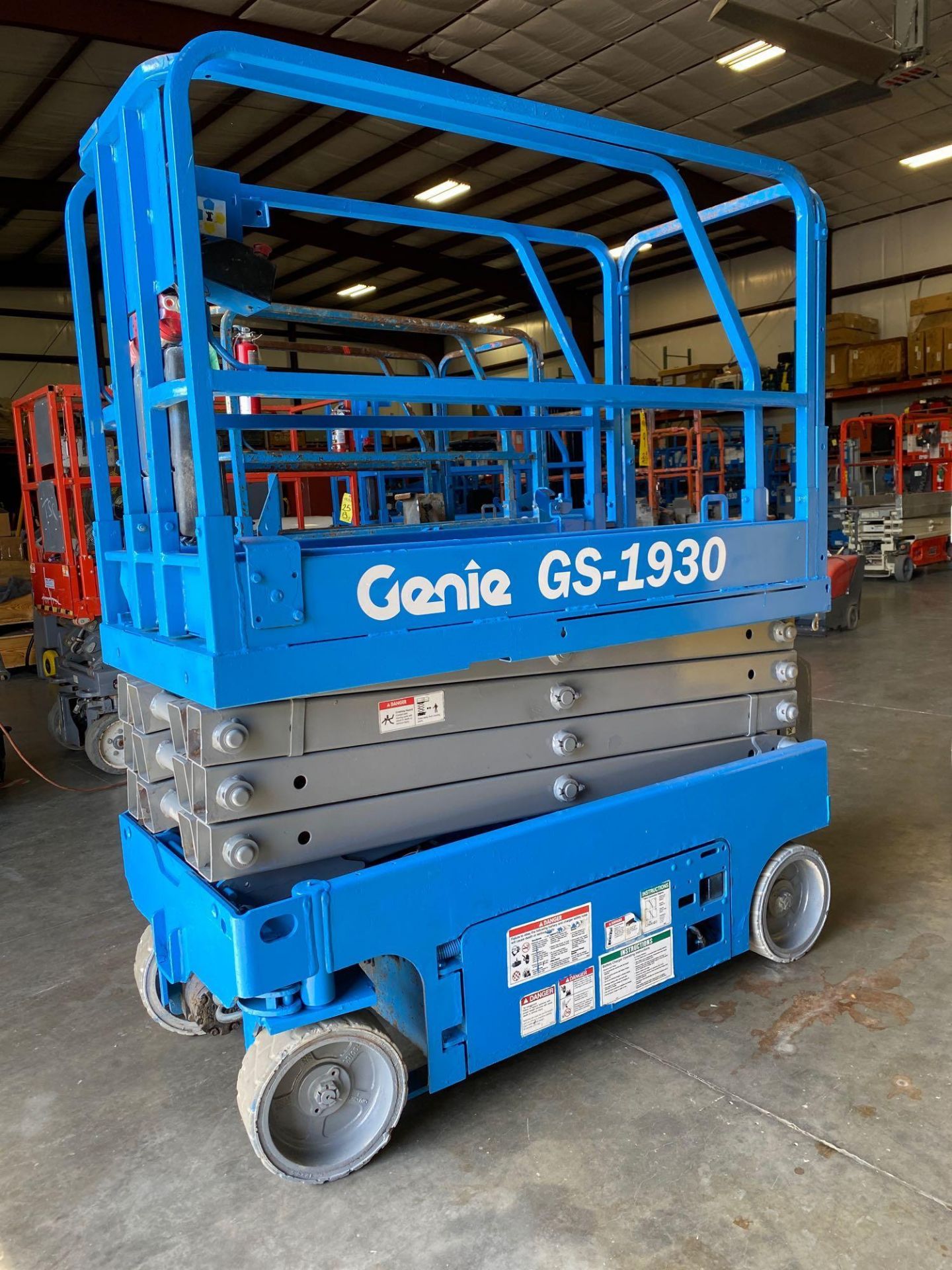 2012 GENIE GS1930 ELECTRIC SCISSOR LIFT, 19' PLATFORM HEIGHT, BUILT IN