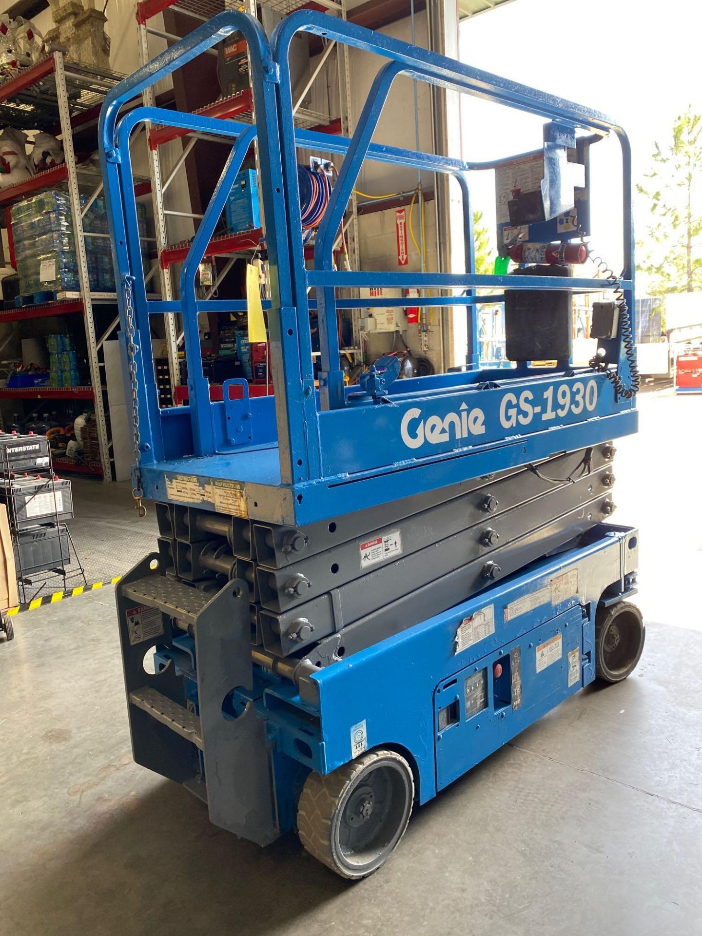 2012 GENIE GS1930 ELECTRIC SCISSOR LIFT, 19' PLATFORM HEIGHT, BUILT IN