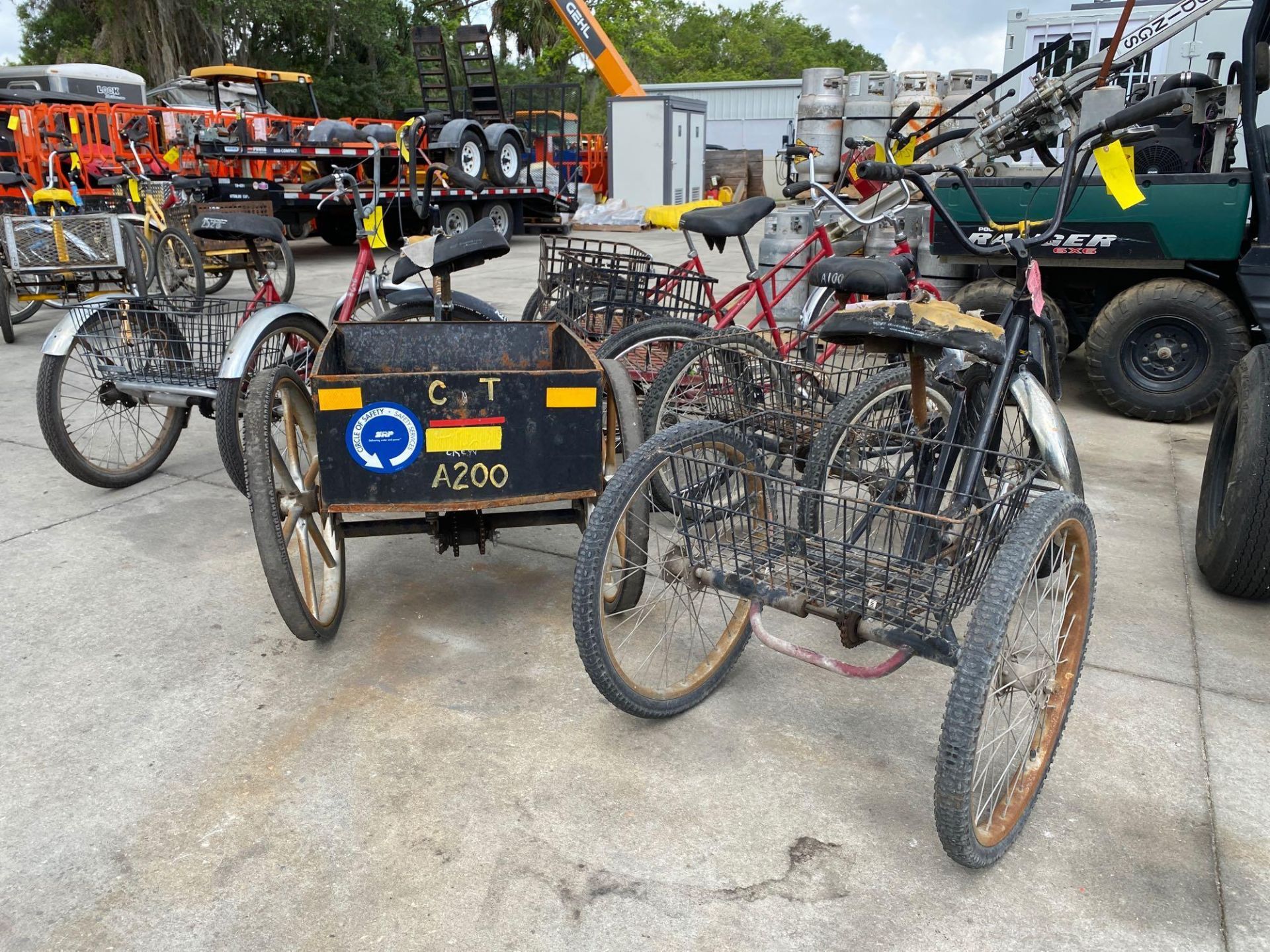 SIX 3-WHEELED SHOP BIKES WITH BASKETS - Image 7 of 8