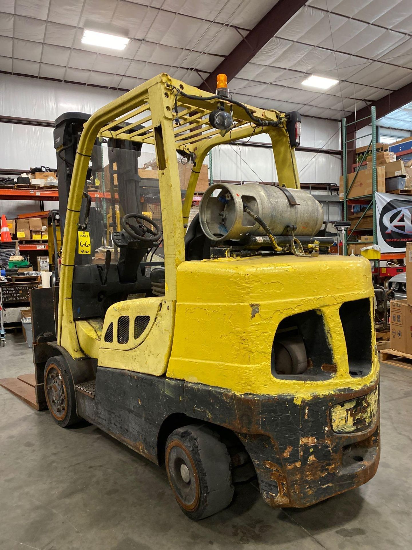 HYSTER S60FT LP FORKLIFT, APPROX 6,000 LB CAPACITY, TILT, ROUGH CONDITION, TANK NOT INCLUDED, RUNS A - Image 2 of 7