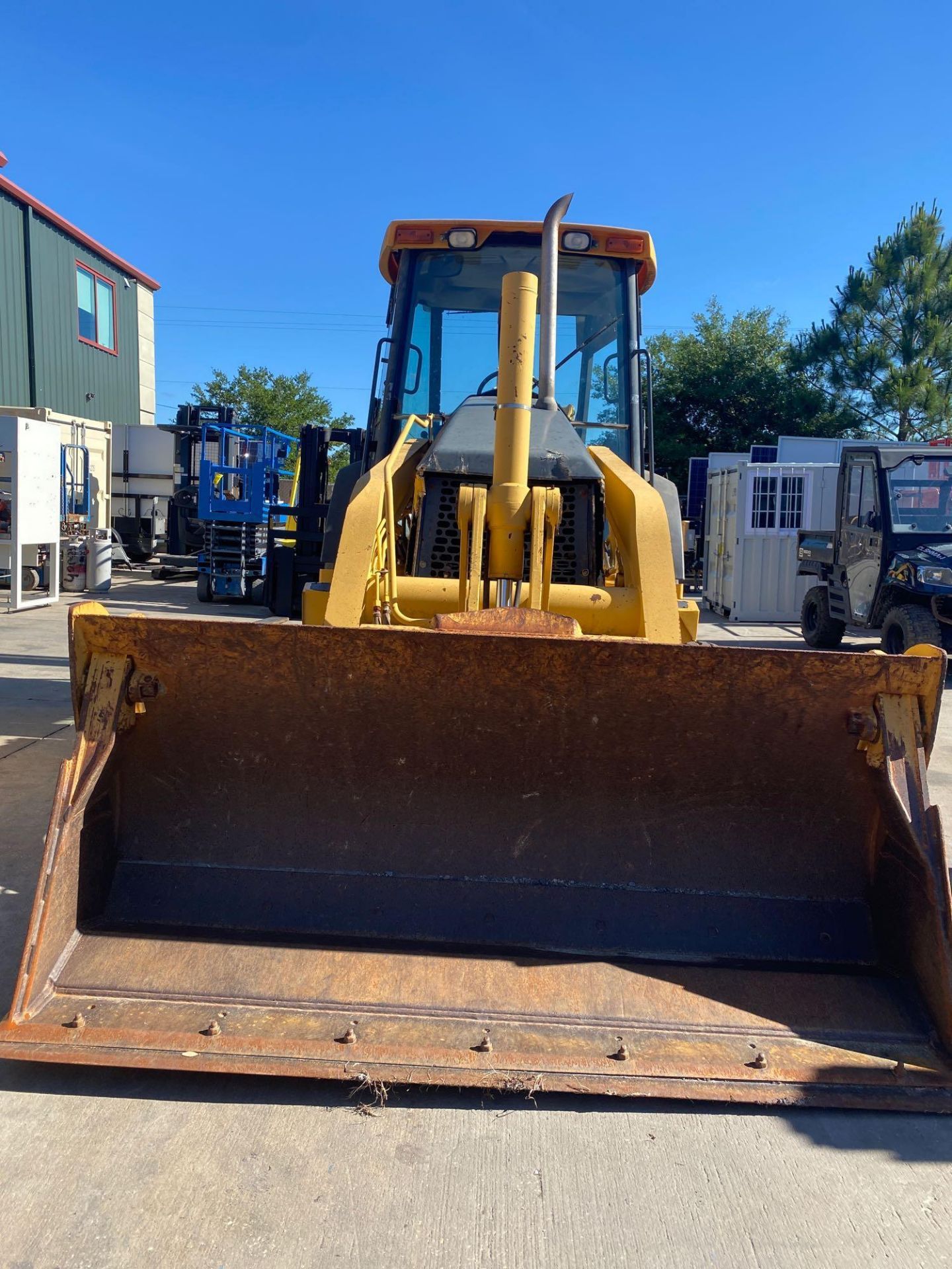 JOHN DEERE 310G DIESEL LOADER/BACKHOE, OUTRIGGERS, RUNS AND OPERATES - Image 4 of 15