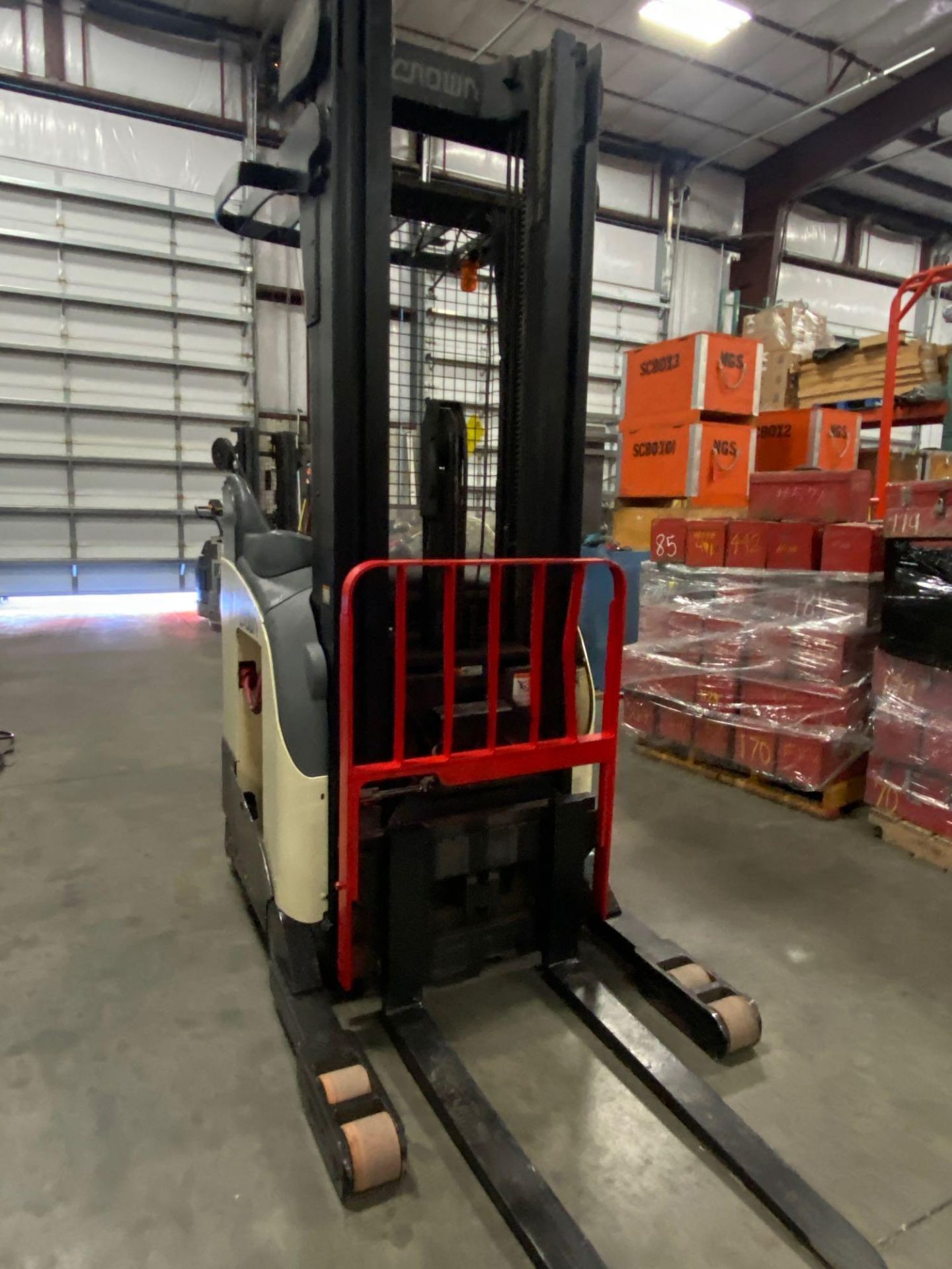 CROWN ELECTRIC REACH TRUCK, TILT, SIDE SHIFT, RUNS AND OPERATES - Image 2 of 7