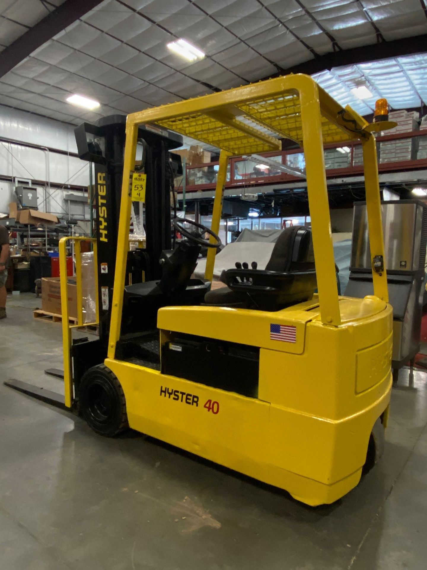 HYSTER J40XMT ELECTRIC FORKLIFT, APPROX 4,000 LB CAPACITY, TILT, SIDE SHIFT, 36V, RUNS AND OPERATES - Image 2 of 7