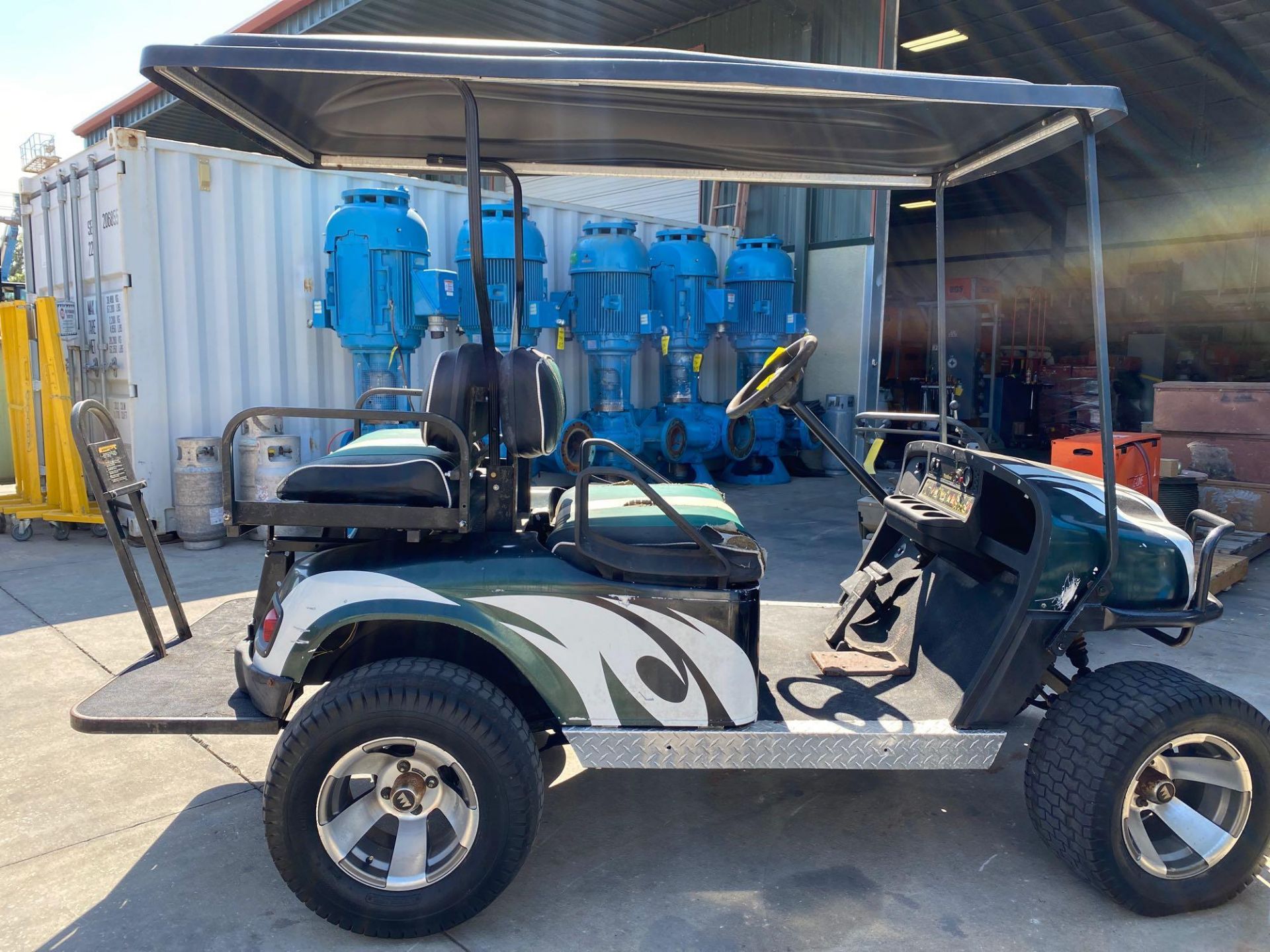 WORKHORSE GAS POWERED GOLF CART, RUNS AND OPERATES - Image 4 of 6