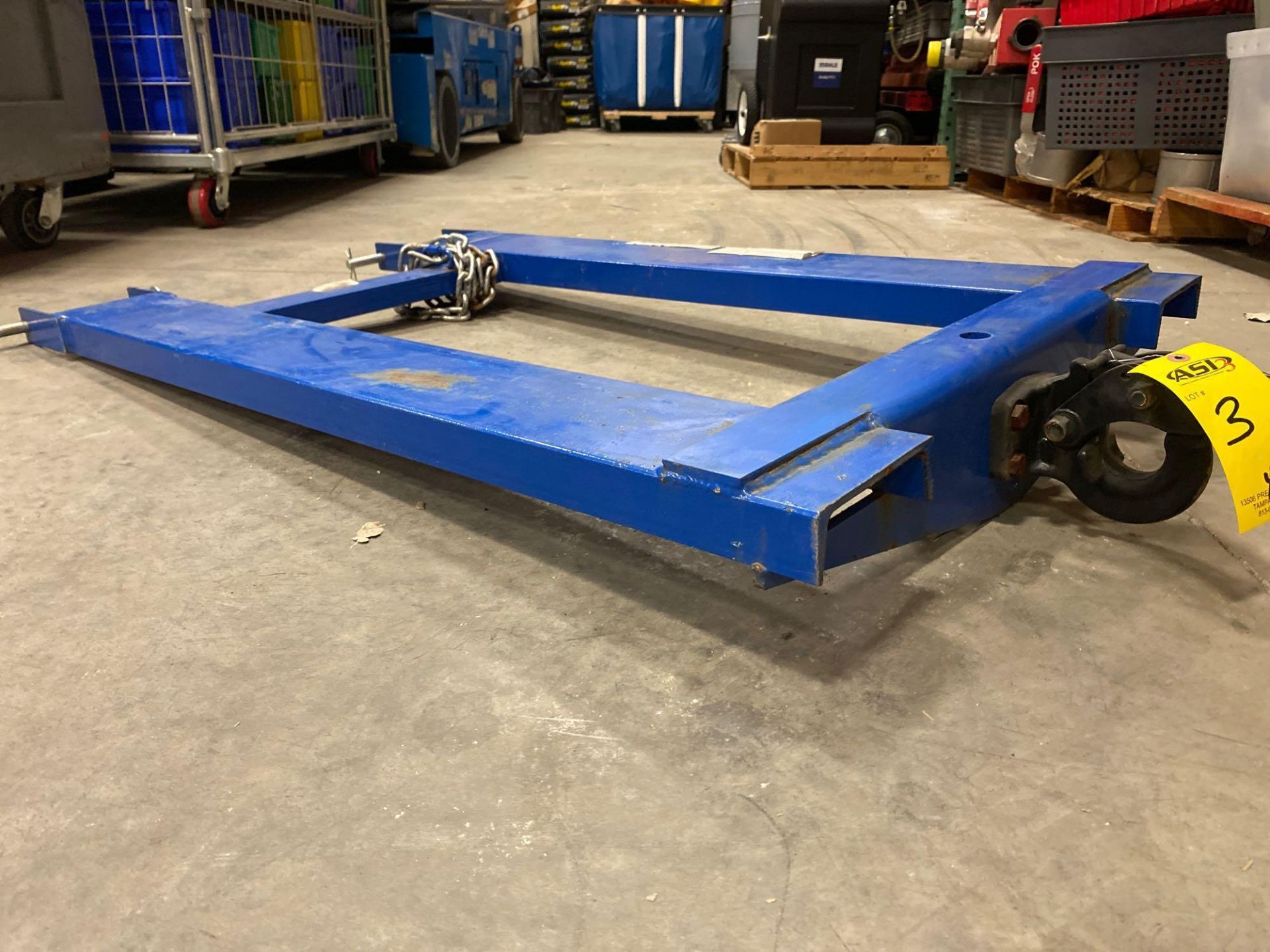 TOW HITCH FORKLIFT ATTACHMENT - Image 2 of 3