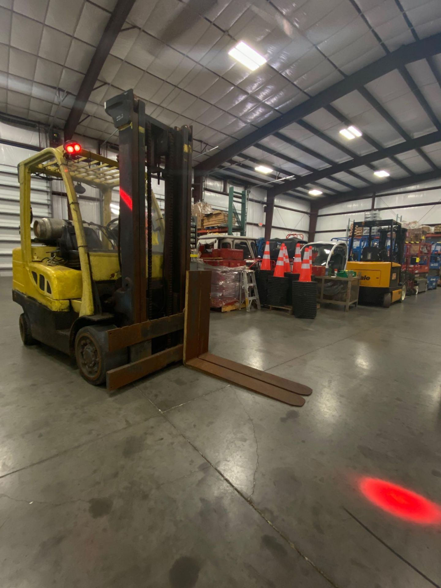 HYSTER S60FT LP FORKLIFT, APPROX 6,000 LB CAPACITY, TILT, ROUGH CONDITION, TANK NOT INCLUDED, RUNS A - Image 7 of 7